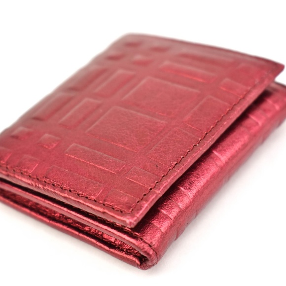 BURBERRY Metallic Heritage Check Travel Frame mo - Picture 5 of 8